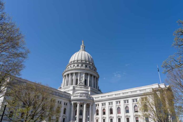 Wisconsin,State,Capitol,In,Madison,,Wisconsin,,Usa,,On,May,4,