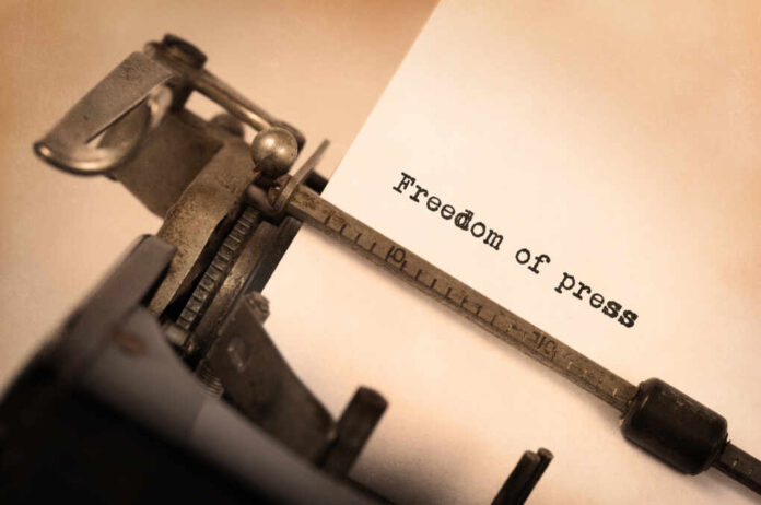 Close-up,Of,A,Vintage,Typewriter,,Old,And,Rusty,,Freedom,Of