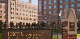 Sign for the University of Southern California on a campus