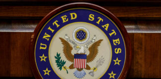 Official seal of the United States Senate featuring an eagle and stars