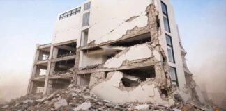Indonesia Hit by Powerful M7.7 Earthquake!🚨 Buildings Collapse & Widespread Damage on Flores Island