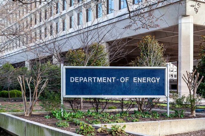 shutterstock_1664498701 Department of Energy sign outside a government office building