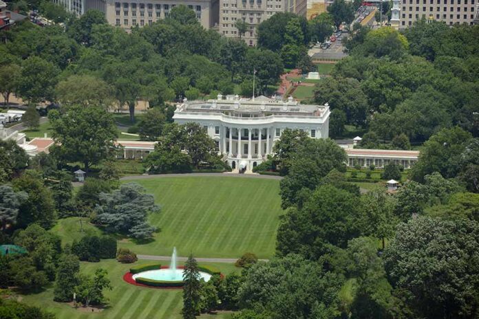 shutterstock_232211959 White House south lawn with fountain and surrounding trees